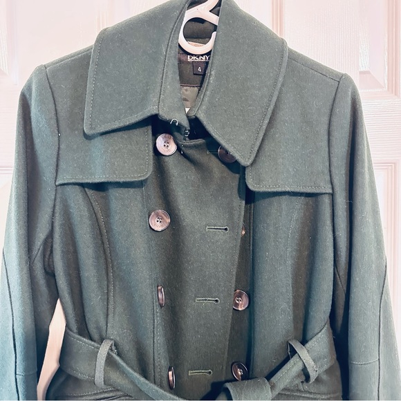 DKNY green wool coat. Size 4 - Picture 3 of 7